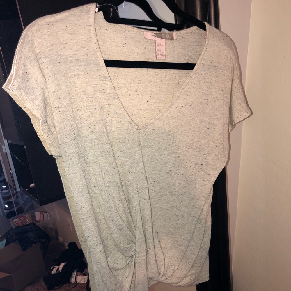Forever 21 knotted shirt great condition!! Size S